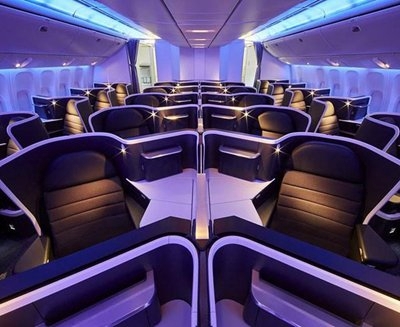 Desenvolupament d'interiors d'aeronaus: tall de seients d'avió amb làser